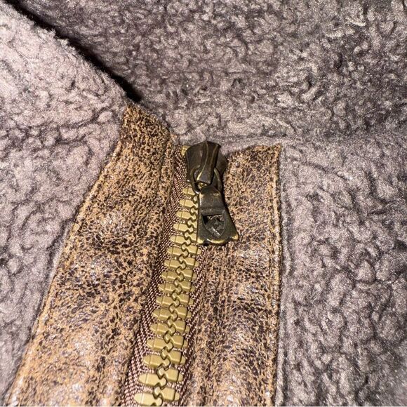 Kuhl Womens Sz L Brown Fuzzy Hooded Flight Vest Packable Hood Sherpa Outdoor - Picture 7 of 12